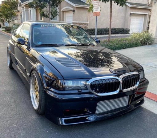 Владелец старенькой BMW M3 E36 установил на свой автомобиль огромные «ноздри» — в разделе «Звук и тюнинг» на сайте AvtoBlog.ua