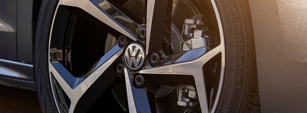 Volkswagen анонсировал премьеру нового Passat