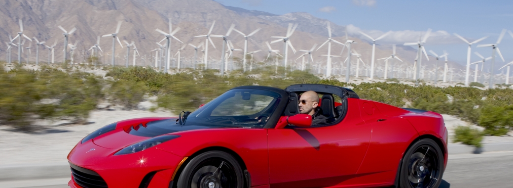 У Tesla Roadster запас хода увеличен до 550 километров