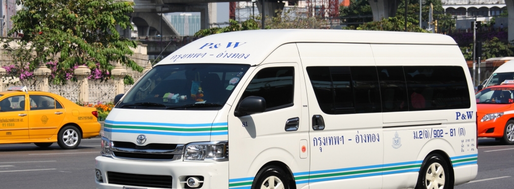 Видео дня: «резиновый» микроавтобус из Таиланда