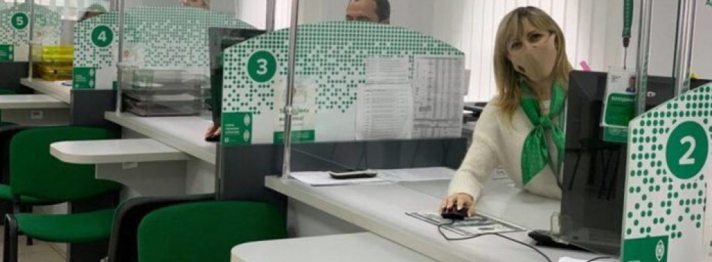 В Украине начали выдавать новые бланки удостоверения водителя