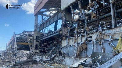 Разрушения на заводе: куда попала вторая ракета в Кременчуге 