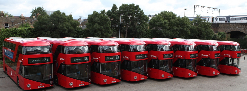Мэр Лондона атакует двухэтажные гибридные автобусы