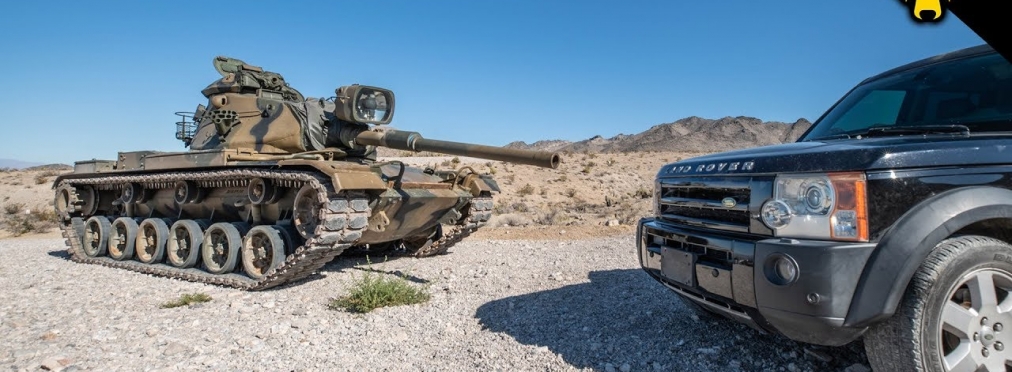 Land Rover зрелищно разнесли в щепки из танка и пушки