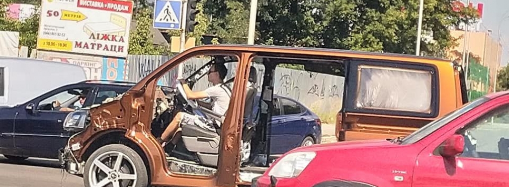 На украинской дороге заметили очень странный Volkswagen Transporter — в разделе «Звук и тюнинг» на сайте AvtoBlog.ua