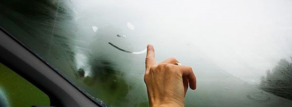 Почему потеют окна в автомобиле и как решить проблему