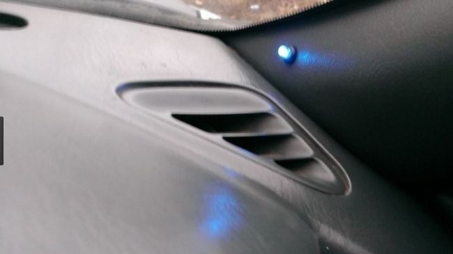 Почему горит лампа сигнализации автомобиля