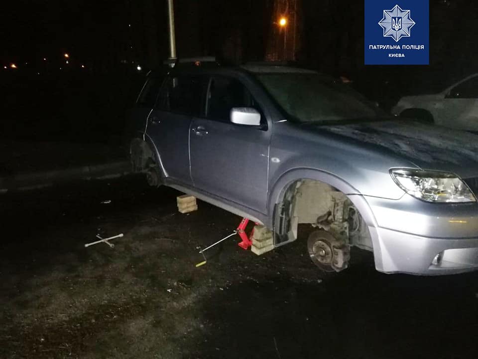 Полиция задержала вора, который воровал автомобильные покрышки в Киеве 1