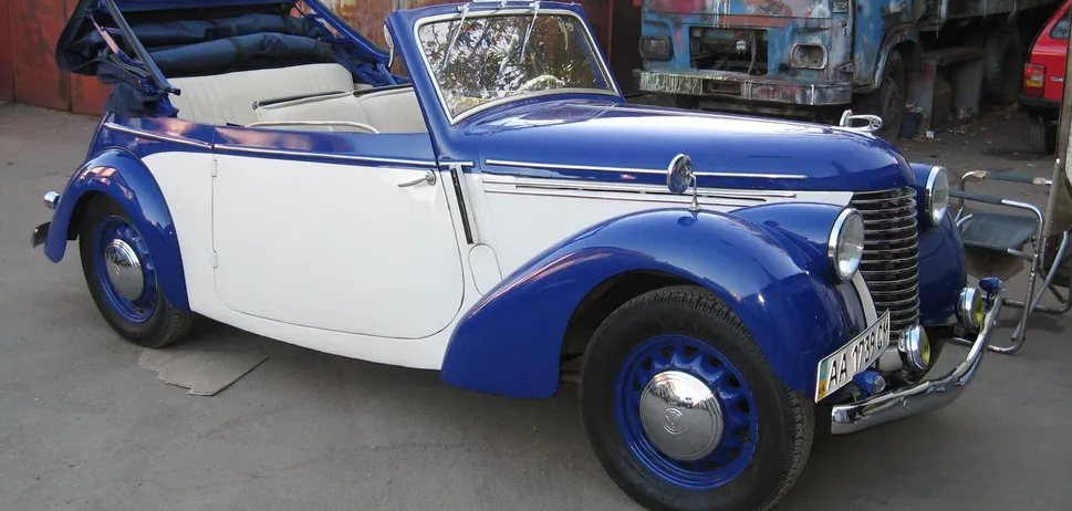 В Украине возродили автомбиль Skoda Popular 30-х годов прошлого века 1