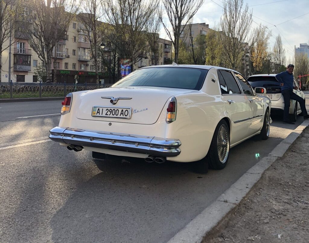 Умельцы в Украине создали «гибрид» Cadillac и Волги 3