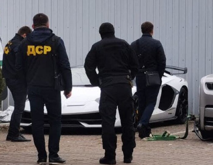Конфискованный суперкар Aventador за 600тыс. евро поступит на службу в полицию 2