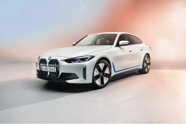 BMW показала новый спортивный седан i4 2
