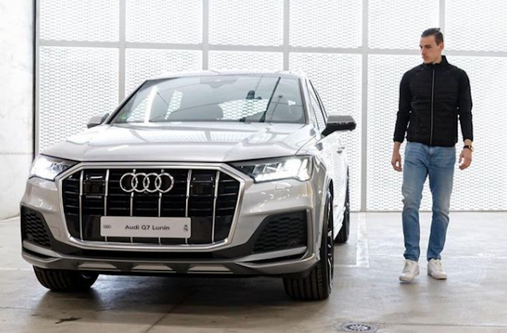 Футболистам «Милан» раздали по Audi: что выбрал украинец 1