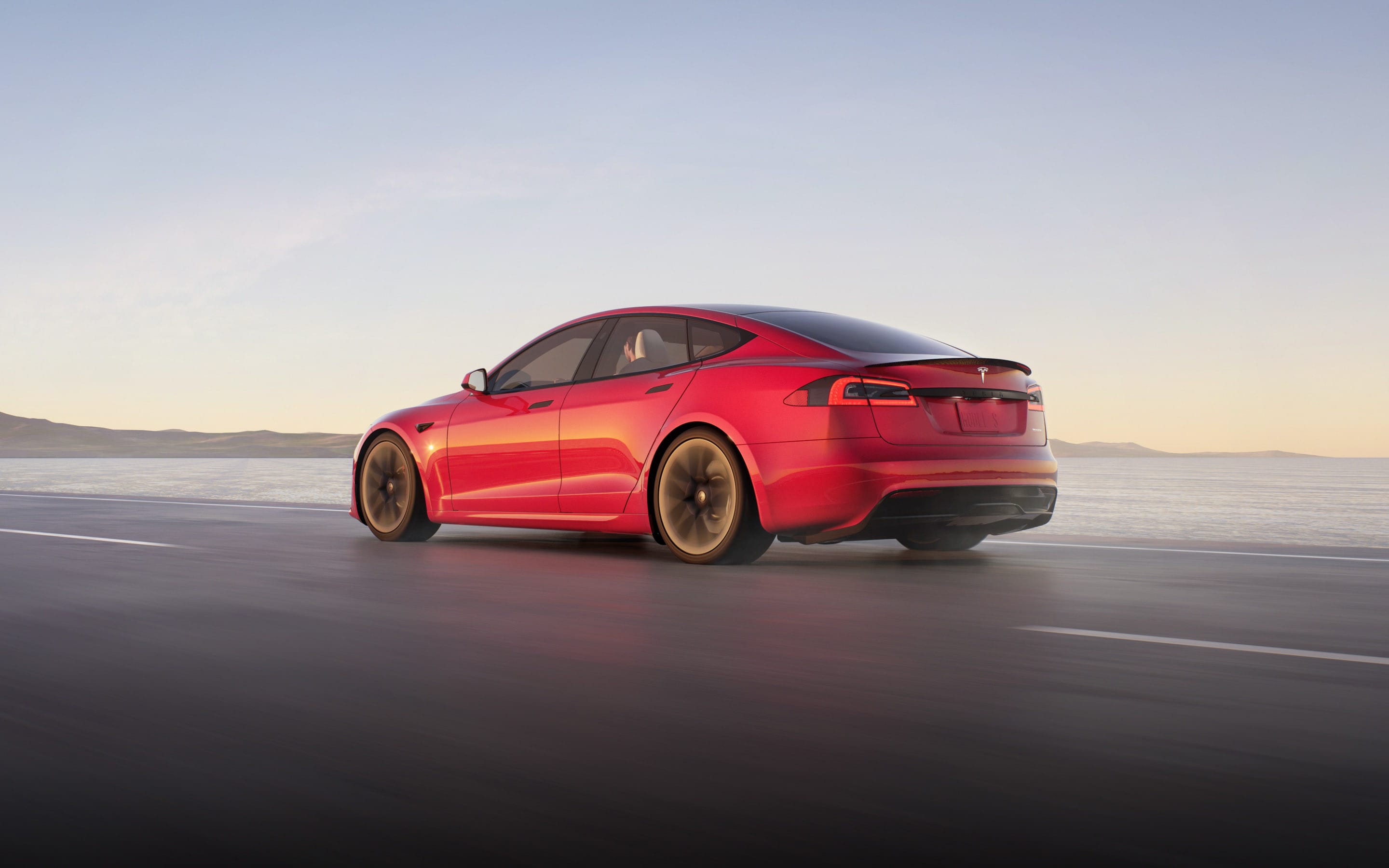 Tesla представила обновленную версию флагманского седана Model S 4