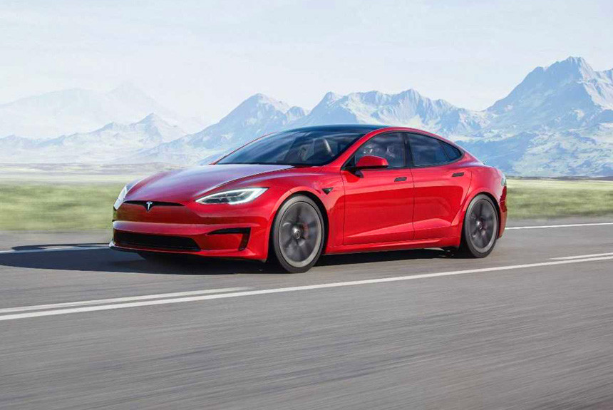 Tesla представила обновленную версию флагманского седана Model S 1
