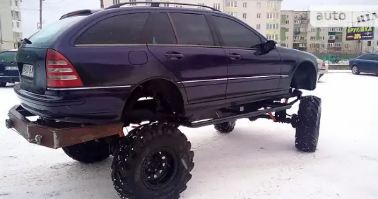 В Украине продают  «монстр-трак» созданный на базе   универсала Mercedes-Benz С-класс 2