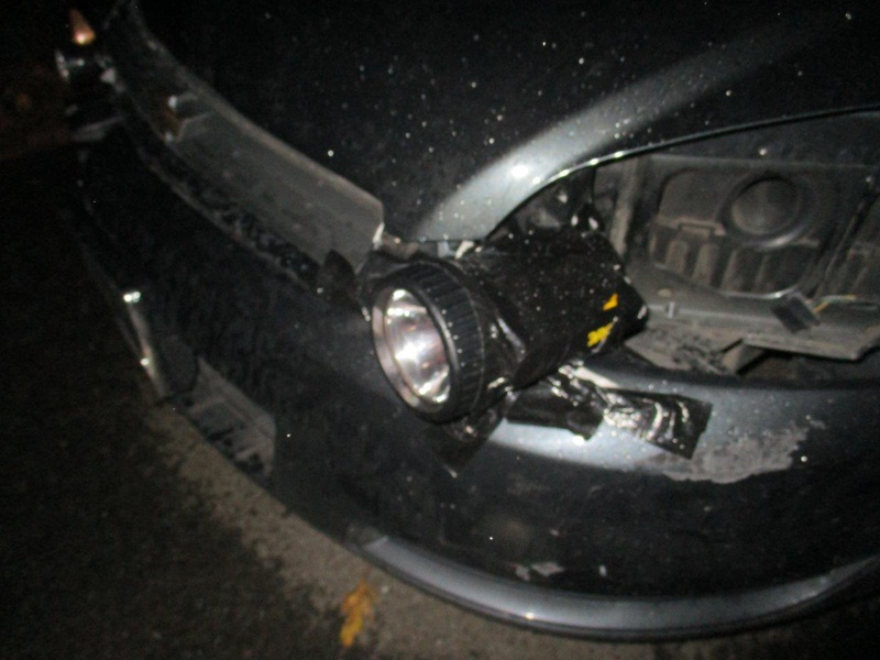 Полиция оштрафовала водителя за использование обычных фонариков вместо фар 2