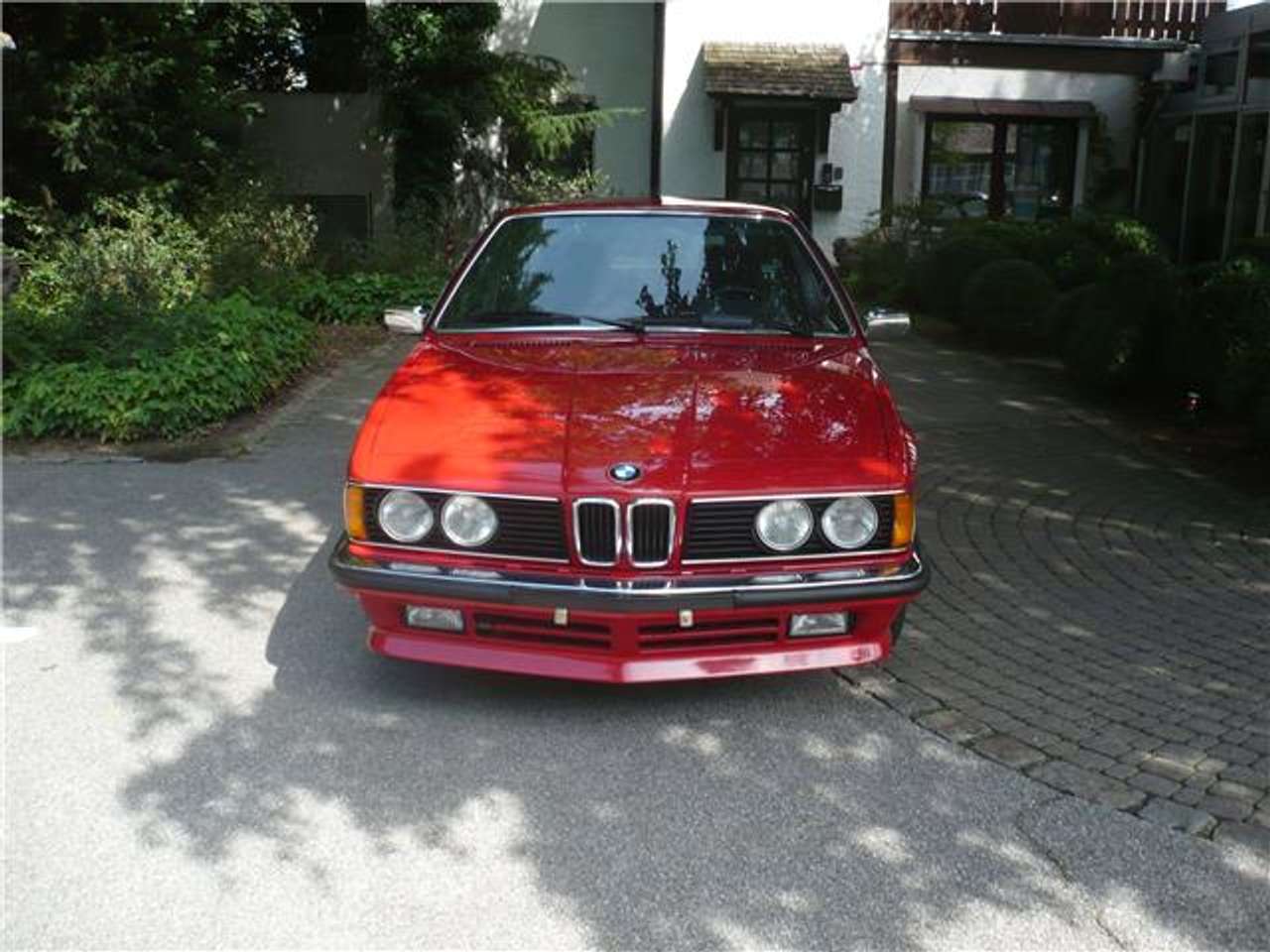В Германии обнаружили 35-летний BMW с пробегом 428км. 2