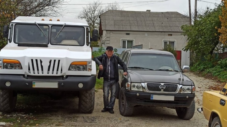 Украинец своими руками создал 5-тонный внедорожник «Украина»   1