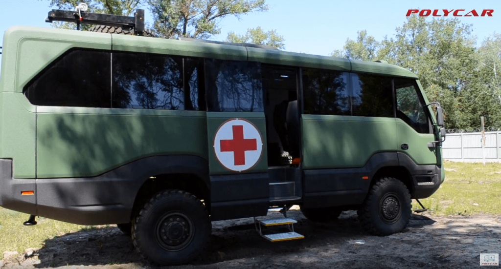 Украинская армия получила эвакуационные автобусы для бездорожья 1