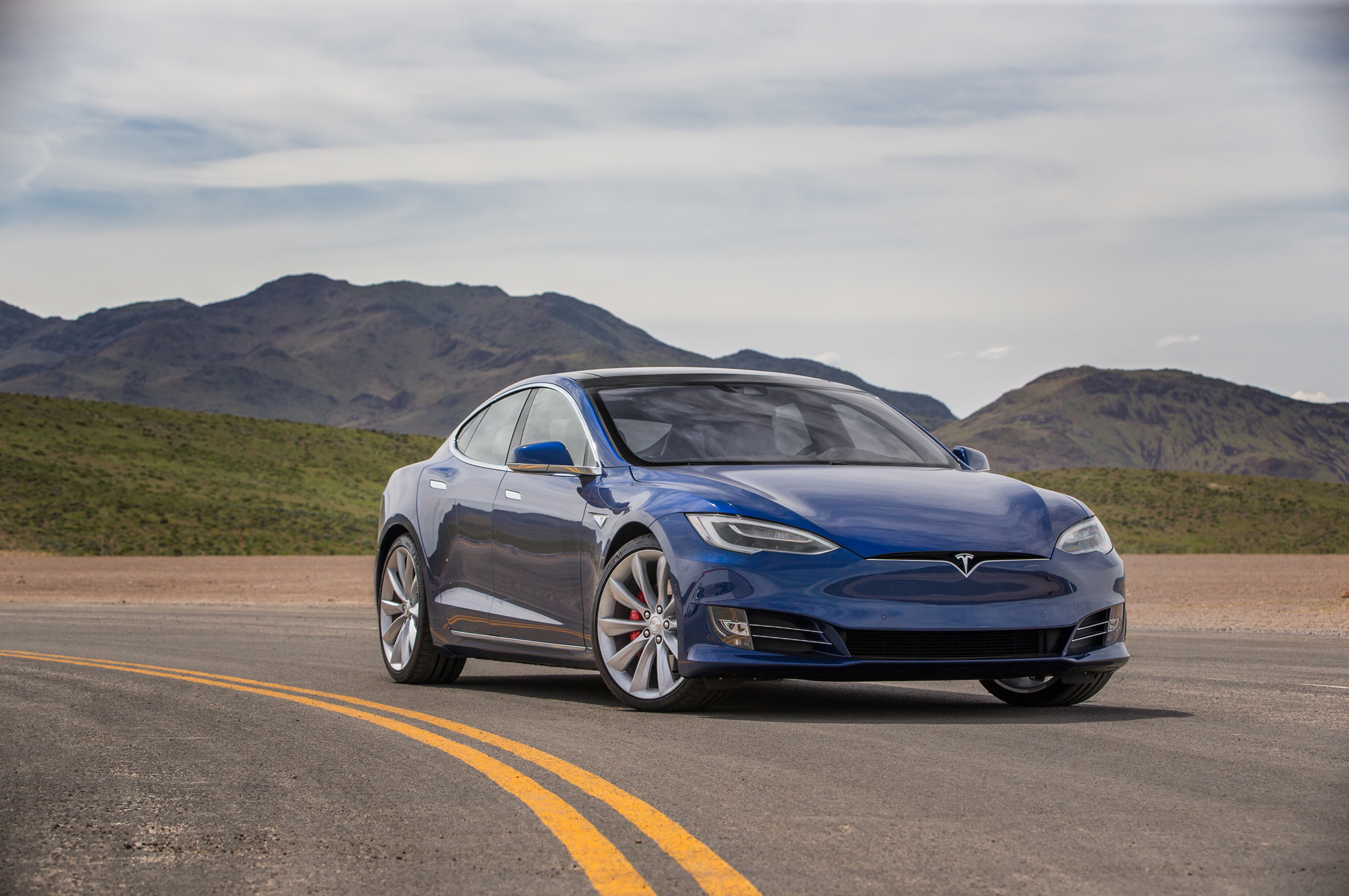Tesla внедрила в свои автомобили «холодный режим» 1