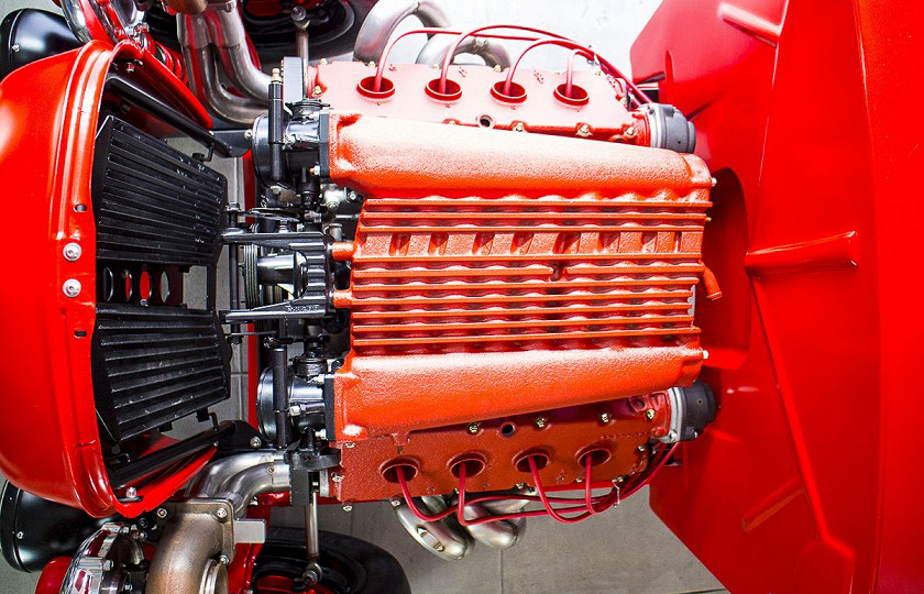 Удивительный Ford с мотором от Ferrari выставили на продажу 3