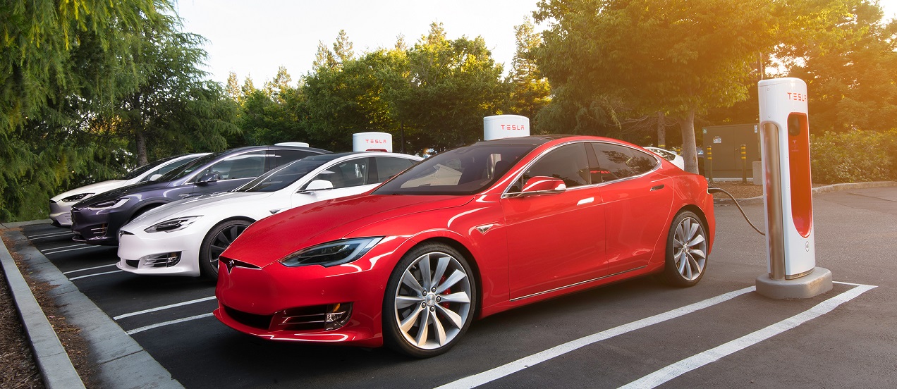 Tesla впервые продала более 100 000 автомобилей за год 1