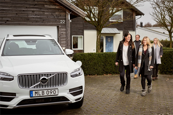 Volvo испытывает беспилотные машины на шведских семьях 2