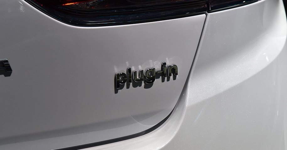 Седан Hyundai Sonata стал подключаемым гибридом 3