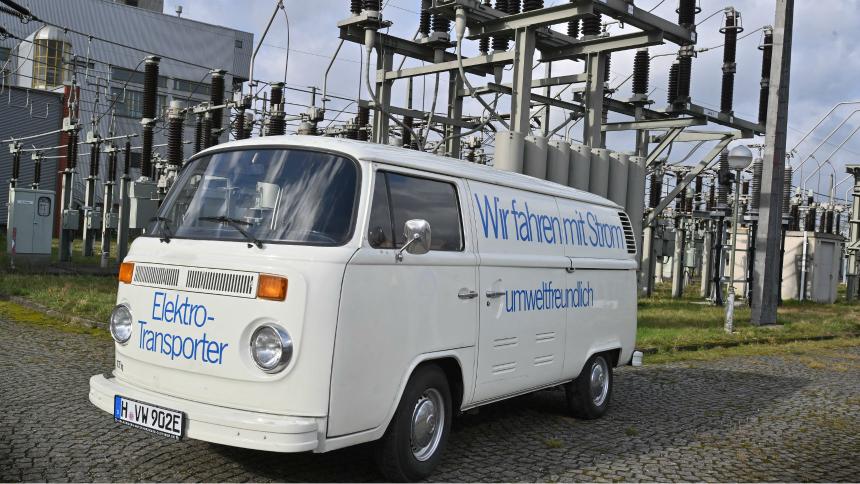 Volkswagen вспомнил 48-летнего «дедушку» электро-минивэна 1