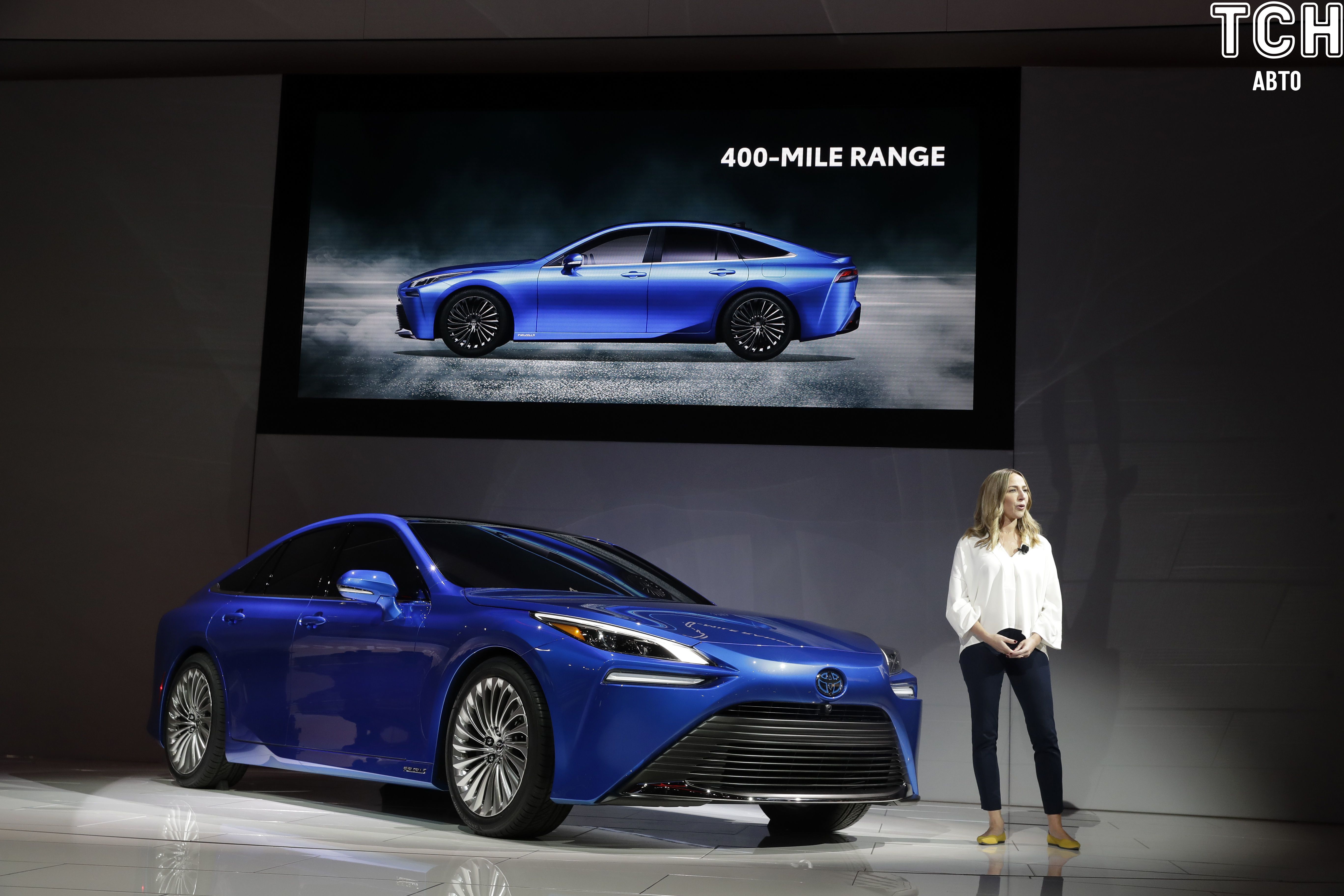 В Лос-Анджелесе дебютировал новый водородный автомобиль Toyota Mirai 1