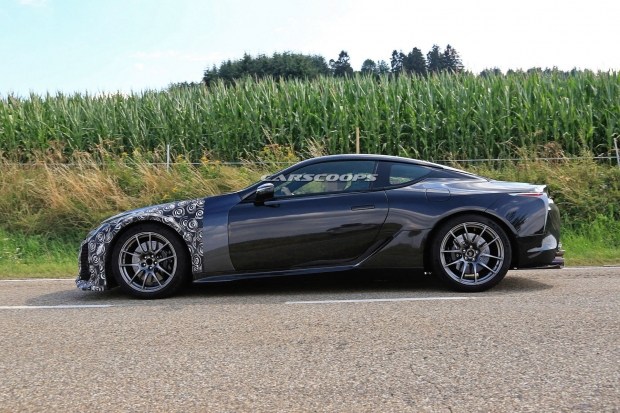Новый Lexus LC F замечен на тестах в Германии 2