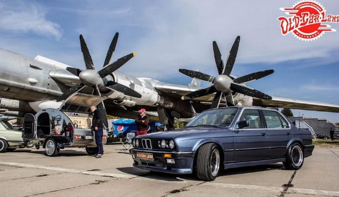 В Украине продают яркий седан BMW с тюнингом 1