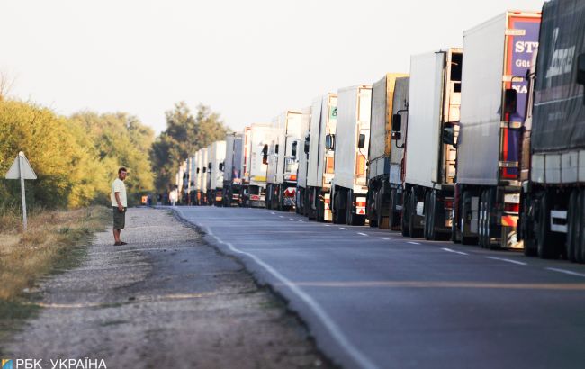 На украинской границе застряли сотни автомобилей 1