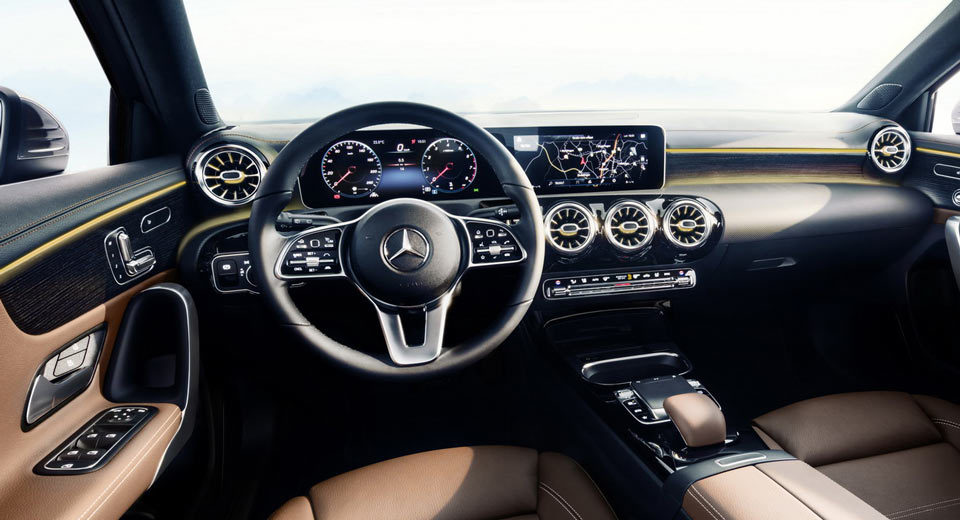 Mercedes-Benz показал салон нового A-класса 1