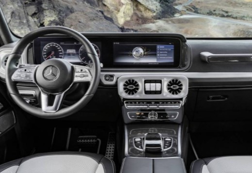 Mercedes-Benz рассекретил интерьер нового «Гелендвагена» 1
