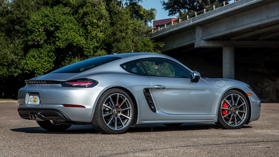 Компания Porsche объявила отказ от даунсайзинга моторов 2