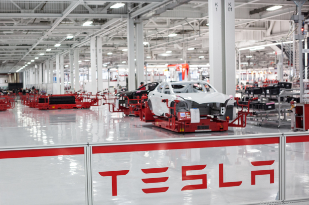 Компании Tesla осталось «жить» 10 месяцев 1