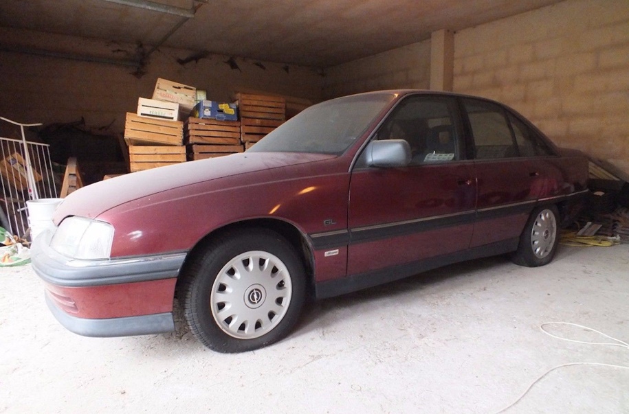 В гараже нашли 25-летний Opel Omega почти без пробега 2