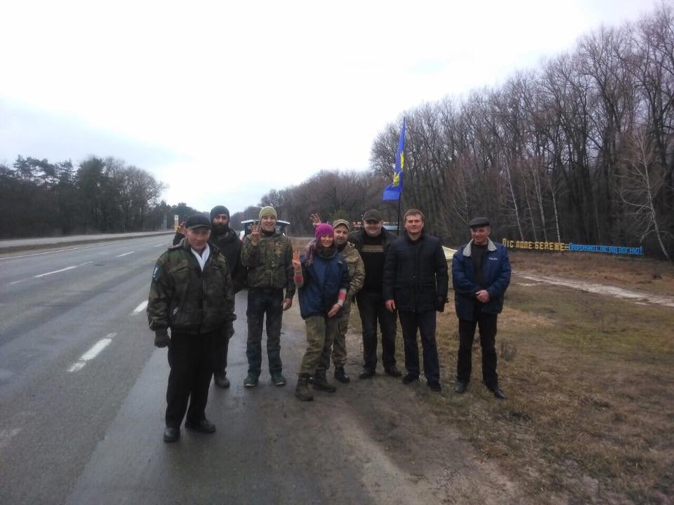 Активисты объявили «блокаду российских фур» в Черниговской области 1