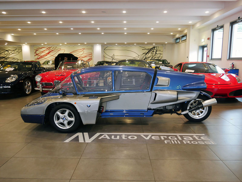 Обнаружен уникальный трехколесный спорткар BMW 2