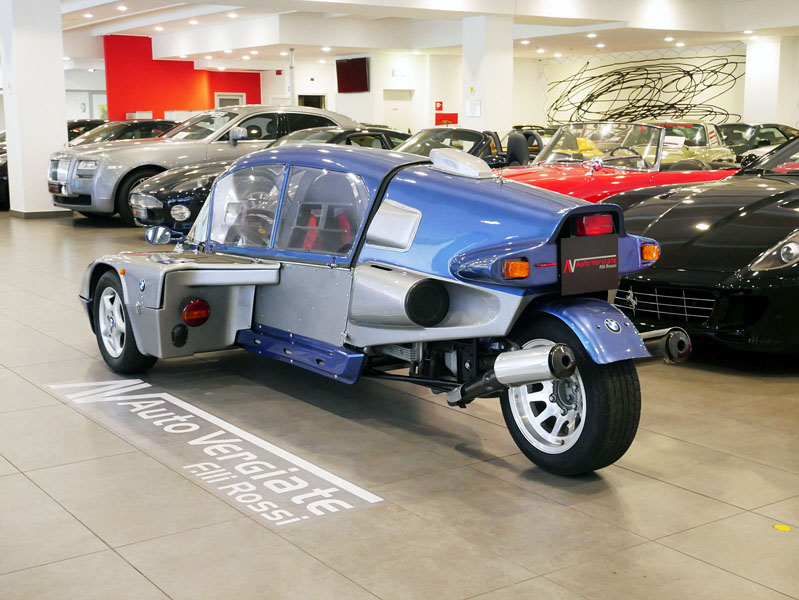 Обнаружен уникальный трехколесный спорткар BMW 5