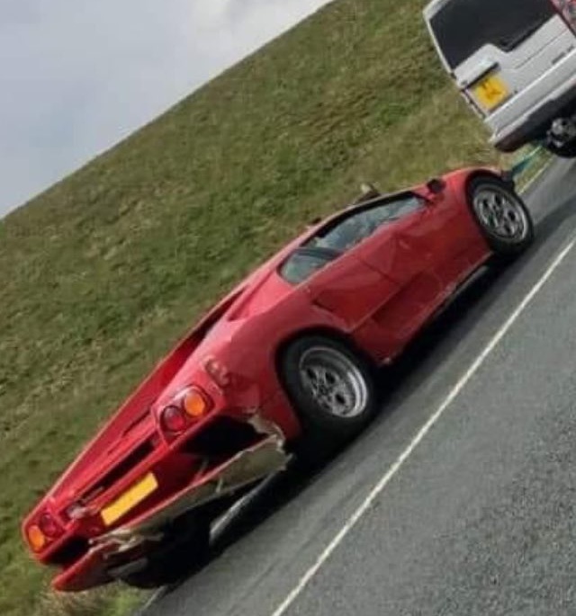 На съемках Top Gear разбили редкий 30-летний суперкар Lamborghini 2