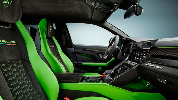 Компания Lamborghini официально представила новую версию внедорожника Urus 4