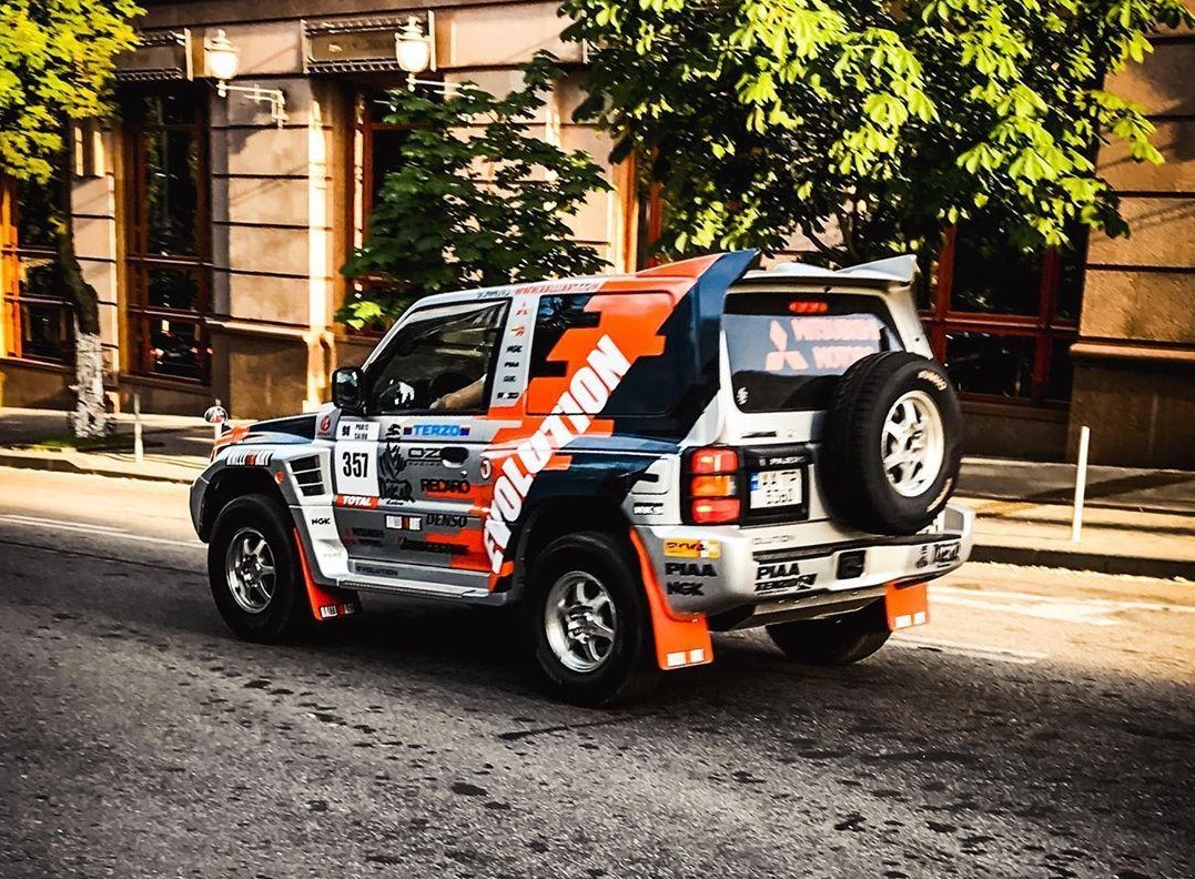 В Киеве появился редчайший заряженный Mitsubishi Pajero Evolution 2