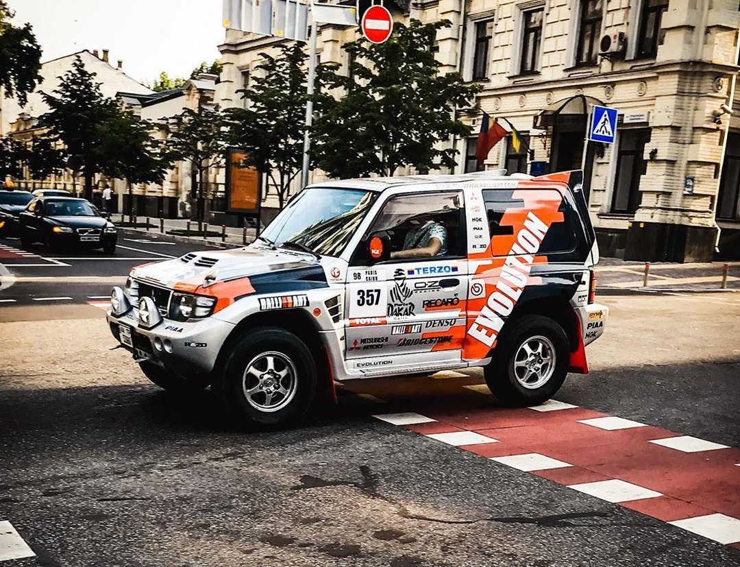 В Киеве появился редчайший заряженный Mitsubishi Pajero Evolution 1