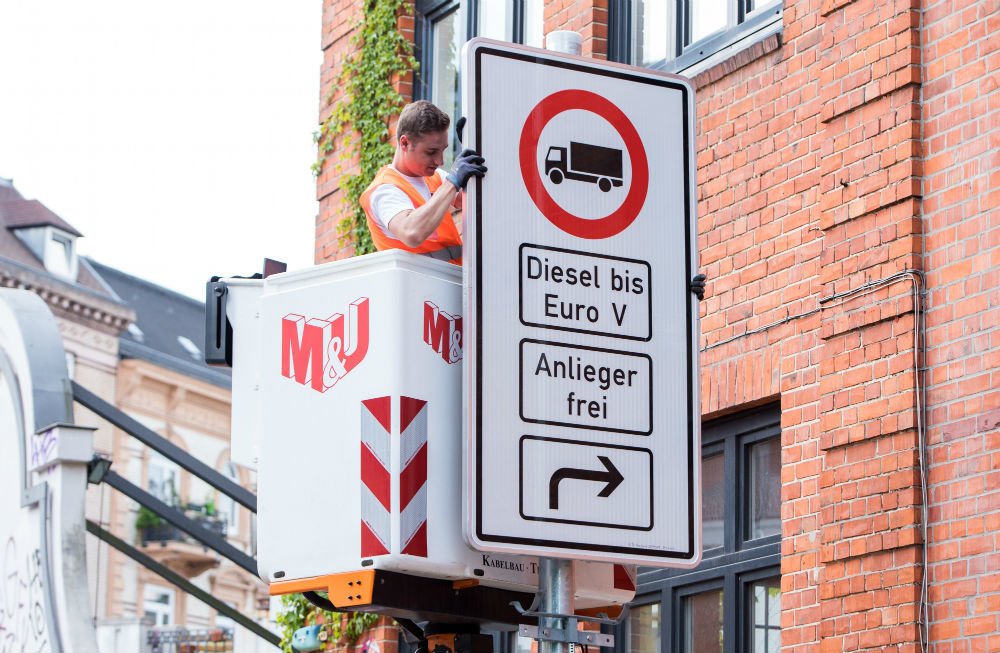 В Германии появились дорожные знаки, запрещающие дизельные двигатели 1