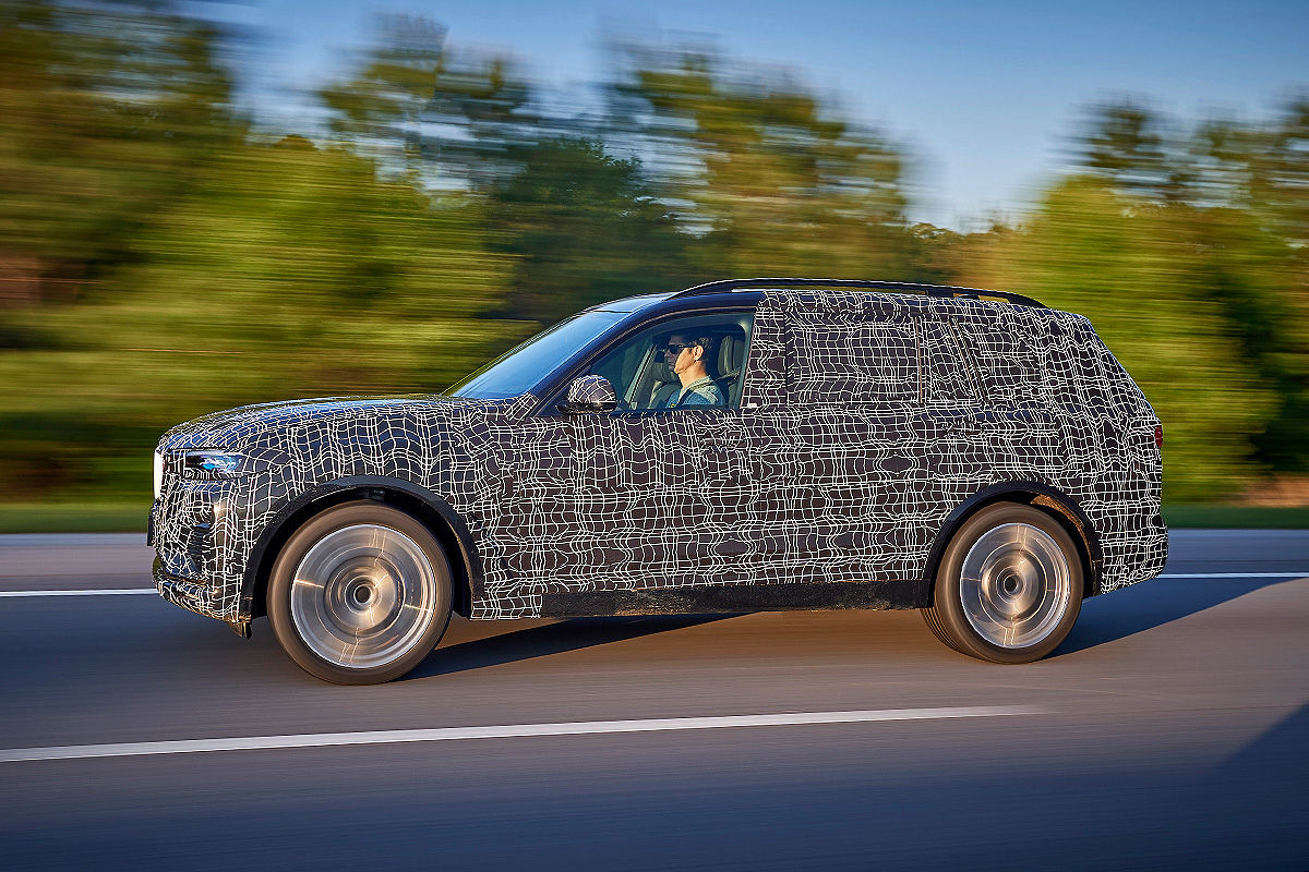 «Шик и роскошь»: тест-драйв BMW X7 4