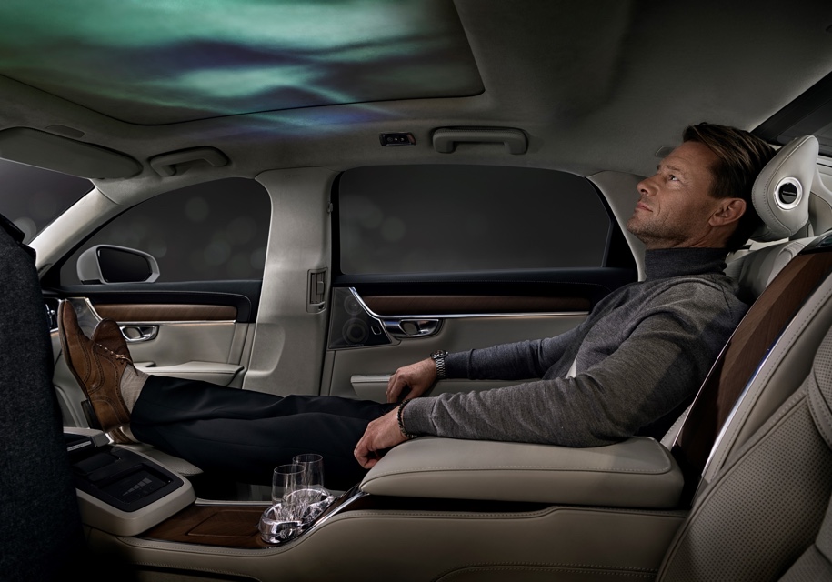 Volvo научит смартфоны влиять на атмосферу и запах в машине 1