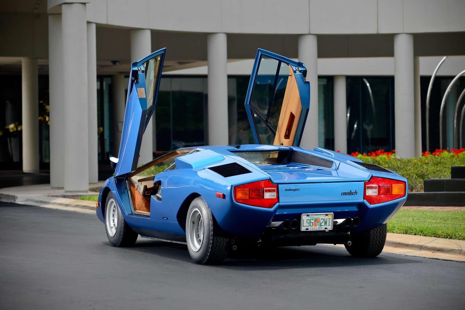 На аукцион выставили уникальный Lamborghini с перископом 3